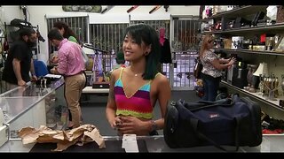 Toutouni bourik ap vin gwo bourik