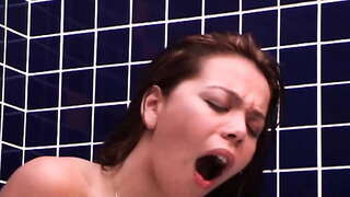 V Kopeli, Prosila Je za Kurac v Rit!!!